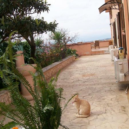 B&B Villa Sul Golfo 夸尔图-圣埃莱娜 外观 照片