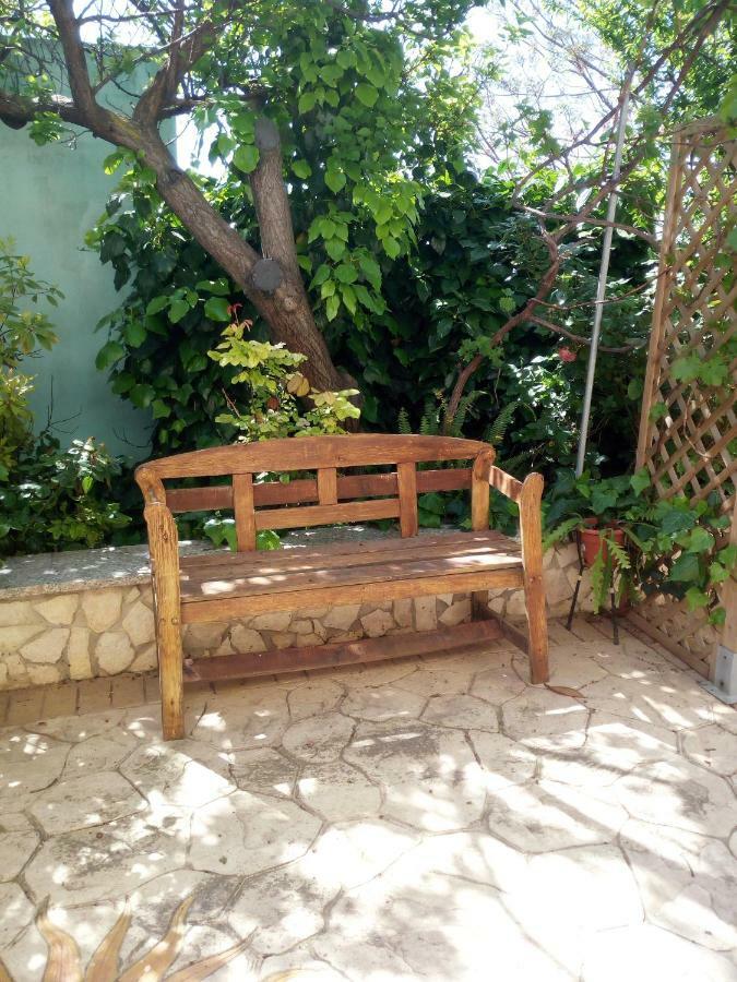 B&B Villa Sul Golfo 夸尔图-圣埃莱娜 外观 照片