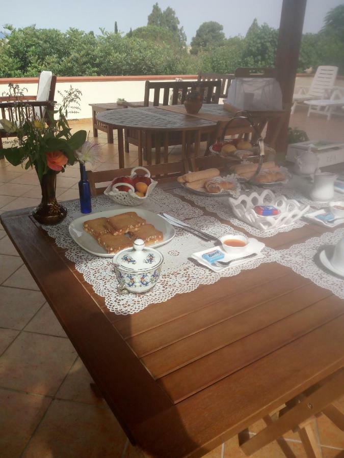 B&B Villa Sul Golfo 夸尔图-圣埃莱娜 外观 照片